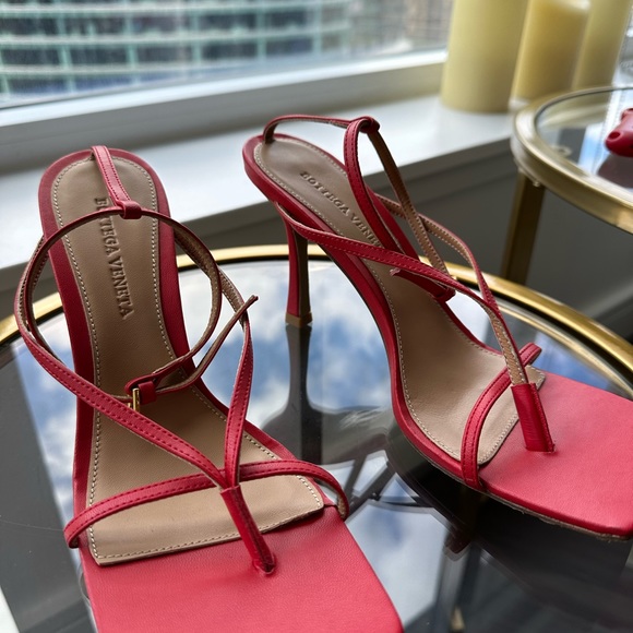 BOTTEGA VENETA
Red Stretch Strap Sandal - Picture 2 of 5